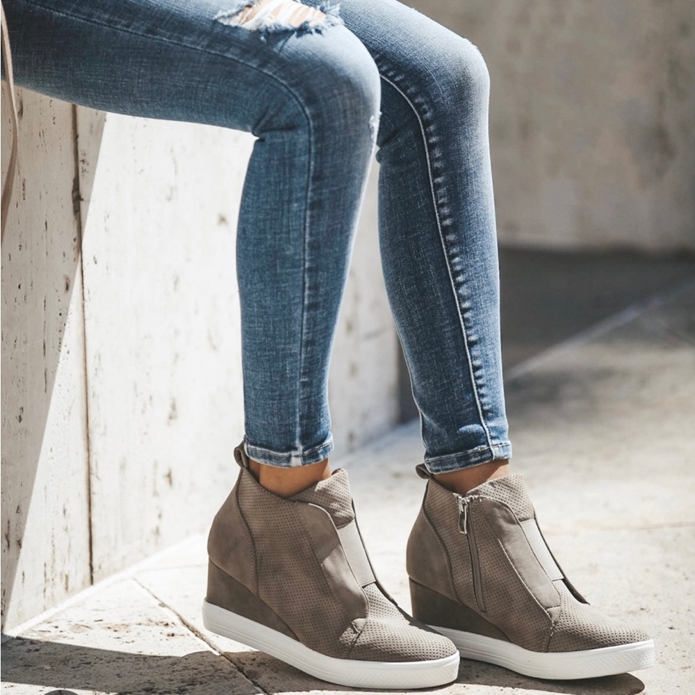 🌿Wedge Sneaker